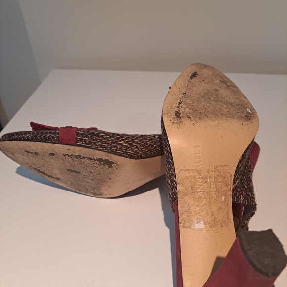 ANNE Klein sandals. - Picture 6 of 7